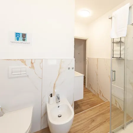 Holidays Train Station Appartement La Spezia