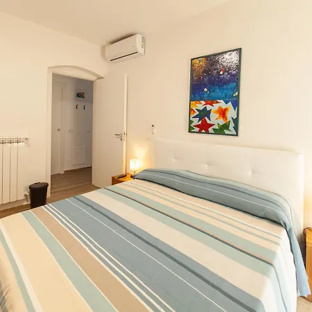 Holidays Train Station Appartement La Spezia