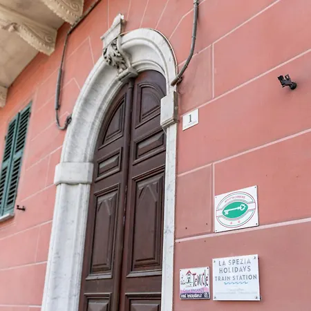 Holidays Train Station La Spezia